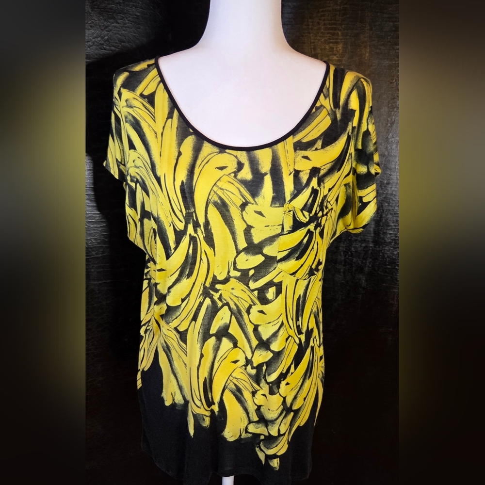 Kensie Yellow and Black Scoop Neck Tunic Top